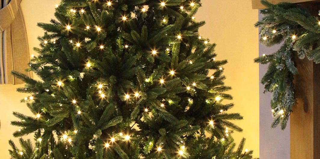 Kerstverlichting warm wit & multi color met 8 lichtstanden - 240 LED - 18 meter