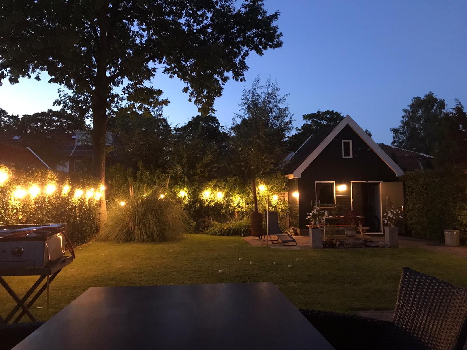 Koppelbare LED feestverlichting - 20 meter lang met 20 lichtpunten E27 prikkabel