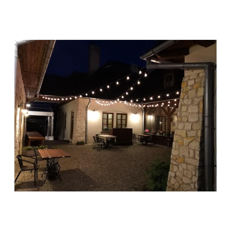 Koppelbare LED feestverlichting - 20 meter lang met 20 lichtpunten E27 prikkabel